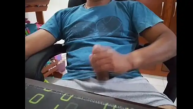 Snapshot of OlmecaSex chatting on 12/11/24, 10:38 OlmecaSex online show from 12/11/24, 10:38