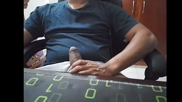 Snapshot of OlmecaSex chatting on 12/12/24, 07:41 OlmecaSex online show from 12/12/24, 07:41