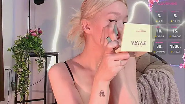 milli sun  online show from 09/18/25, 05:09