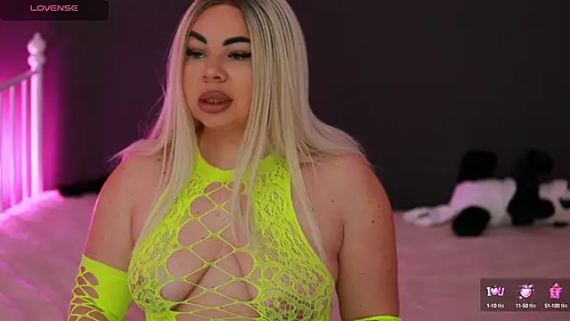 MissLilaa online show from 12/21/24, 05:07