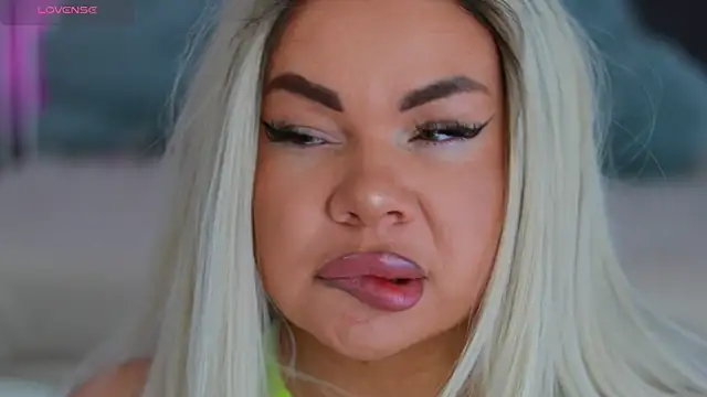 MissLilaa online show from 01/16/25, 09:37