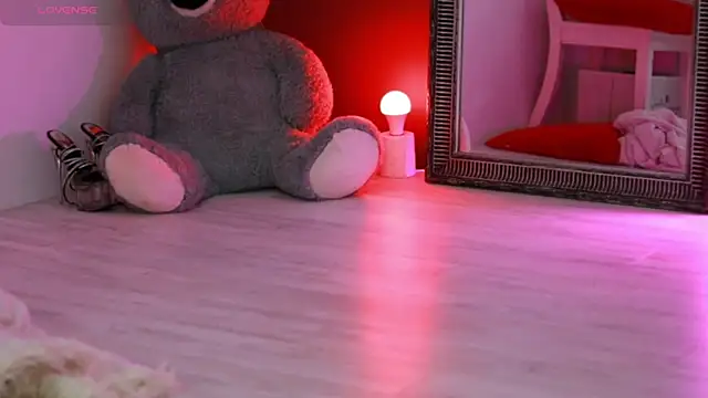 MissLilaa online show from 03/13/25, 08:32