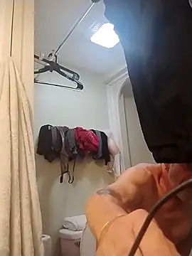 Snapshot of geilerschwanz64 chatting on 11/06/25, 06:36 geilerschwanz64 online show from 11/06/25, 06:36