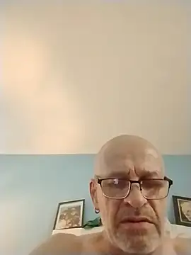 Snapshot of geilerschwanz64 chatting on 04/24/26, 05:10 geilerschwanz64 online show from 04/24/26, 05:10