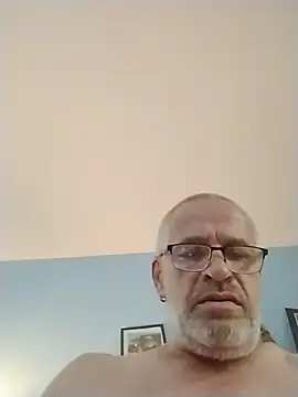 Snapshot of geilerschwanz64 chatting on 06/17/26, 06:53 geilerschwanz64 online show from 06/17/26, 06:53