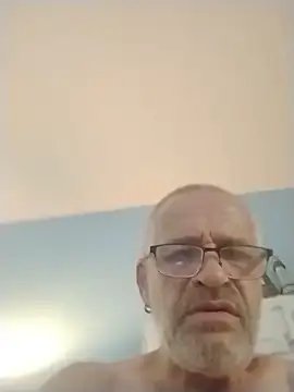 Snapshot of geilerschwanz64 chatting on 06/21/26, 03:42 geilerschwanz64 online show from 06/21/26, 03:42