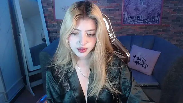 Kitty fox b online show from 01/07/25, 07:49