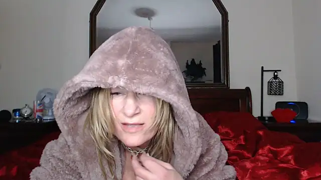 BettyDavisX online show from 01/08/25, 06:41