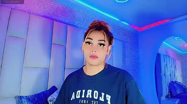 Snapshot of Hallyhott chatting on 03/10/25, 07:53 Hallyhott online show from 03/10/25, 07:53