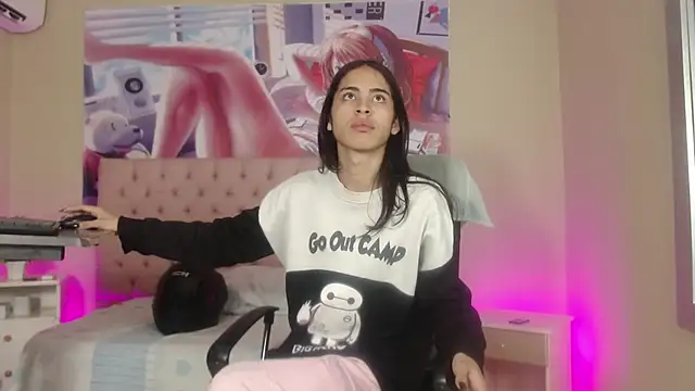 Snapshot of alice_sofia chatting on 02/10/25, 01:44 alice sofia online show from 02/10/25, 01:44