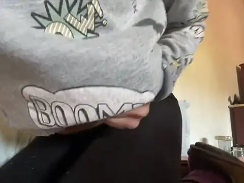 Snapshot of filipasantosx chatting on 01/09/25, 01:02 filipasantosx online show from 01/09/25, 01:02