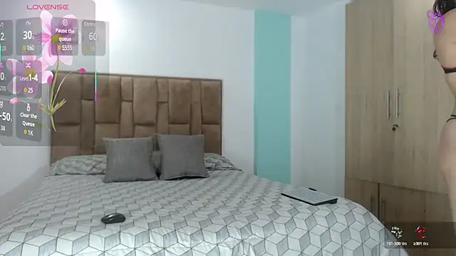 Snapshot of aleejhandraa chatting on 11/11/25, 09:37 aleejhandraa online show from 11/11/25, 09:37