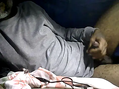 Snapshot of rootsf chatting on 10/22/25, 10:20 rootsf online show from 10/22/25, 10:20