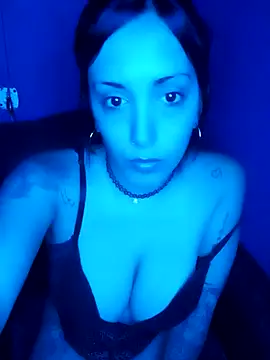 shishiii 11 online show from 12/18/24, 03:58