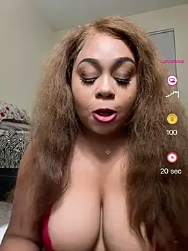Snapshot of camiliaskye chatting on 06/07/26, 03:32 camiliaskye online show from 06/07/26, 03:32