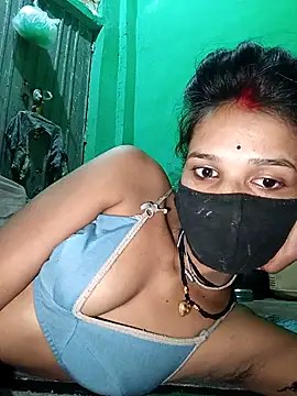 Snapshot of Hoty_girl_143 chatting on 11/11/25, 02:44 Hoty girl 143 online show from 11/11/25, 02:44