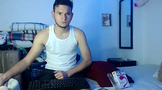 Latin Boy24 online show from 02/07/25, 05:40