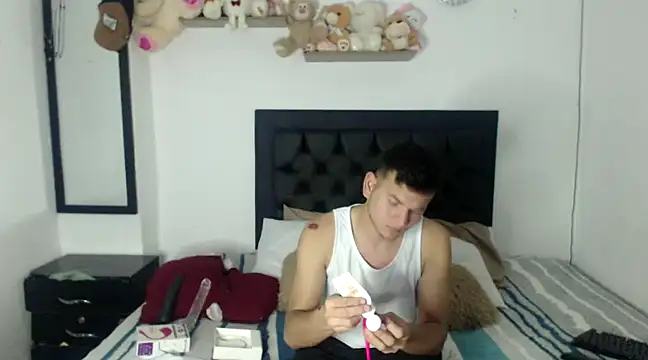 Latin Boy24 online show from 02/21/25, 03:12