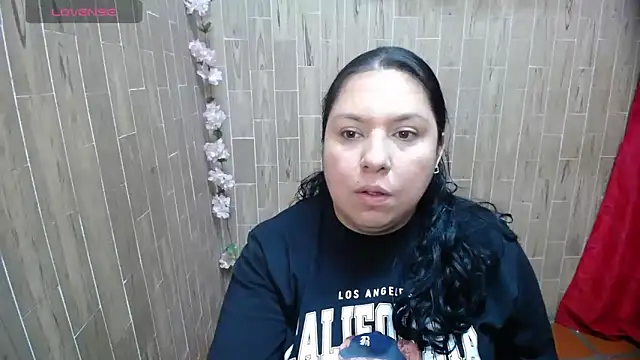 solyeria online show from 04/17/26, 01:52