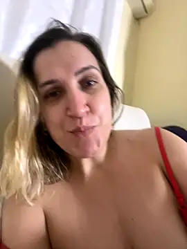 Snapshot of Bia_sexynovaes chatting on 10/30/25, 01:18 Bia sexynovaes online show from 10/30/25, 01:18