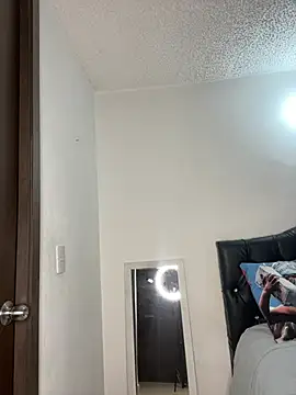 Snapshot of sophijenner chatting on 02/18/25, 04:58 sophijenner online show from 02/18/25, 04:58