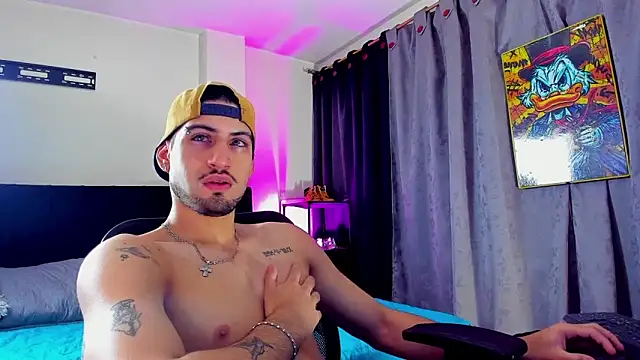 Snapshot of Giomar_Reyes chatting on 02/19/26, 05:36 Giomar Reyes online show from 02/19/26, 05:36