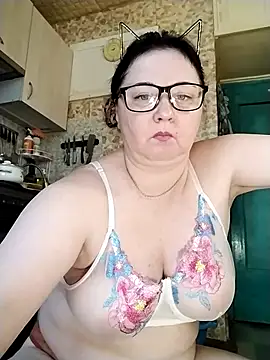 Holly-69 online show from 06/12/26, 10:47
