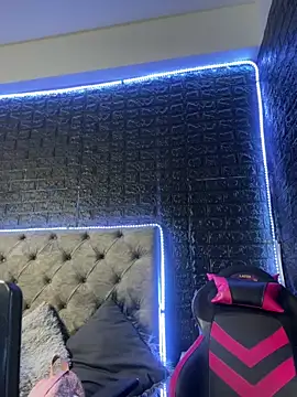 Annie LS online show from 02/07/25, 02:04