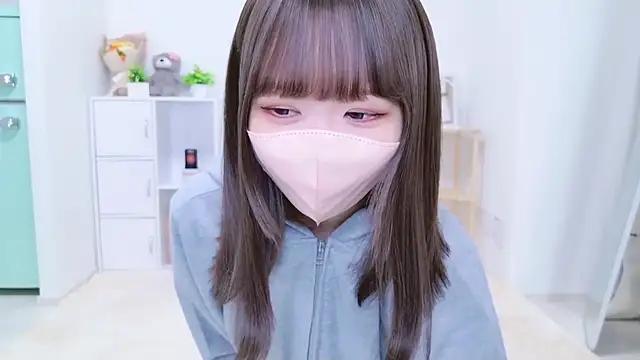 328 mitsuha online show from 10/18/25, 12:17