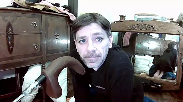 Snapshot of MaxJr8008 chatting on 02/24/26, 10:35 MaxJr8008 online show from 02/24/26, 10:35