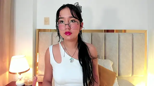 LaraGoldd online show from 09/19/25, 12:34