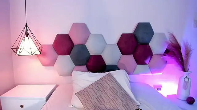 LaraGoldd online show from 09/26/25, 12:36