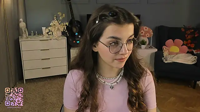 Snapshot of FlairEdgin chatting on 11/03/25, 07:15 FlairEdgin online show from 11/03/25, 07:15