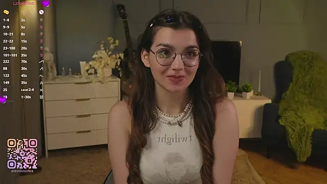 Snapshot of FlairEdgin chatting on 11/05/25, 07:14 FlairEdgin online show from 11/05/25, 07:14