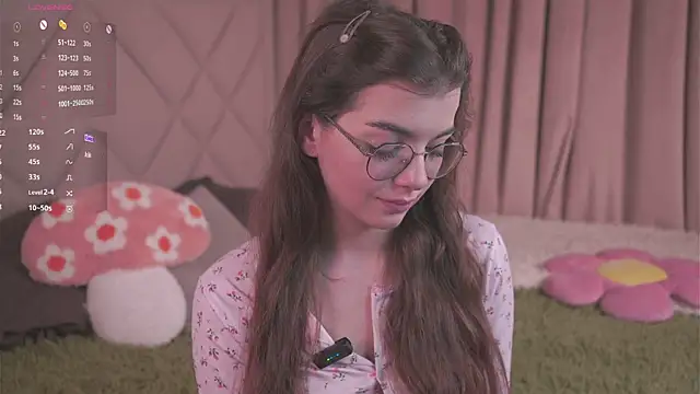 Snapshot of FlairEdgin chatting on 11/22/25, 07:13 FlairEdgin online show from 11/22/25, 07:13