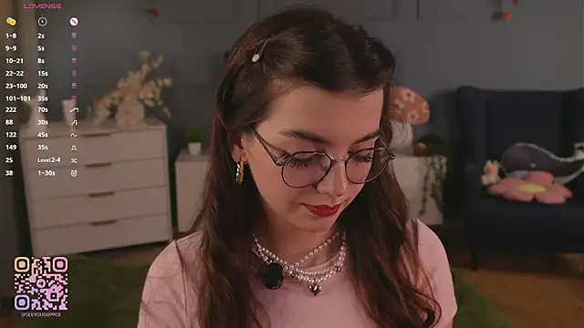 Snapshot of FlairEdgin chatting on 11/23/25, 07:13 FlairEdgin online show from 11/23/25, 07:13