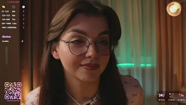 Snapshot of FlairEdgin chatting on 12/15/25, 07:18 FlairEdgin online show from 12/15/25, 07:18