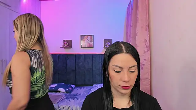 Julia Ahnn online show from 01/07/25, 12:09
