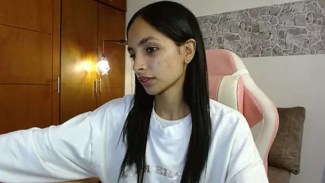 AnnitaSerna  online show from 10/10/25, 03:33