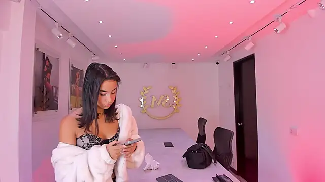 Snapshot of NairobiLee chatting on 11/06/25, 10:05 NairobiLee online show from 11/06/25, 10:05