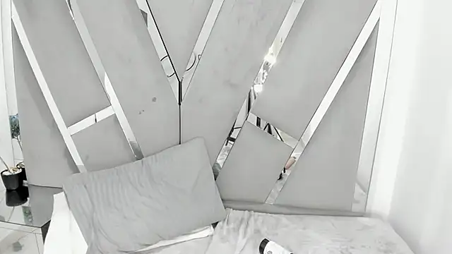 kittyhtx online show from 03/17/25, 07:35
