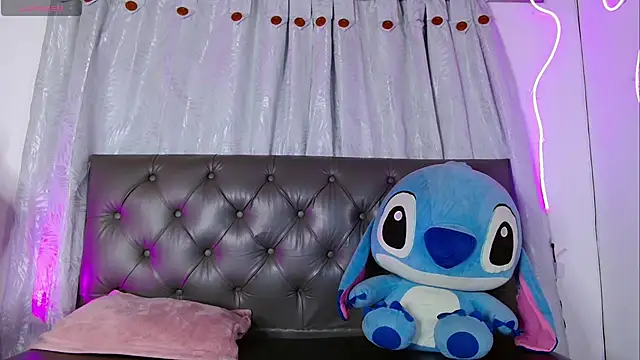 evie cloud online show from 05/26/26, 01:34
