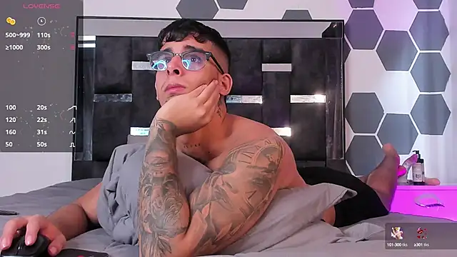 iamcamiloo  online show from 02/02/25, 03:28