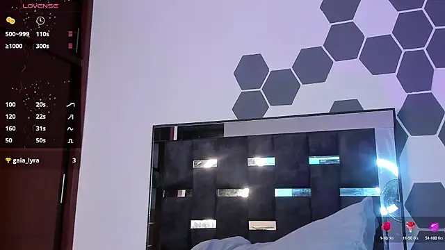 iamcamiloo  online show from 02/04/25, 01:45