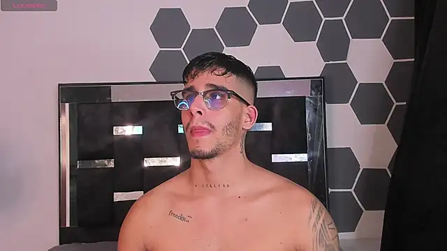 iamcamiloo  online show from 02/15/25, 04:58