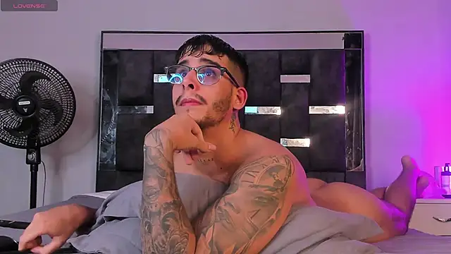 iamcamiloo  online show from 02/28/25, 04:21