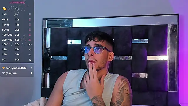 iamcamiloo  online show from 03/04/25, 04:38