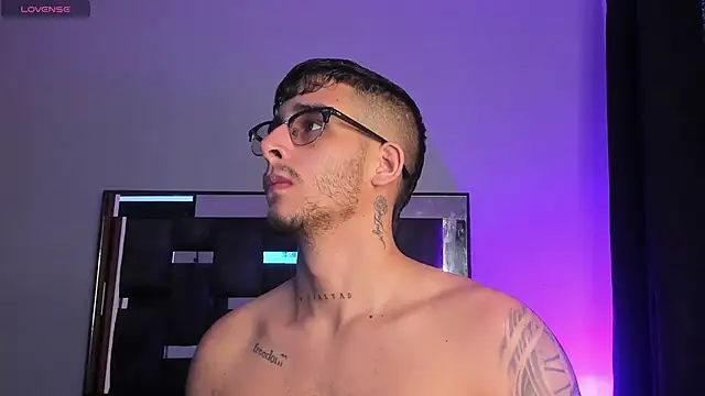 iamcamiloo  online show from 03/11/25, 12:50