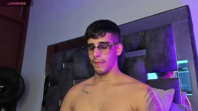 iamcamiloo  online show from 03/16/25, 04:41