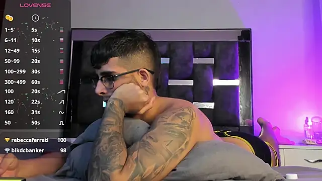 iamcamiloo  online show from 03/22/25, 07:15